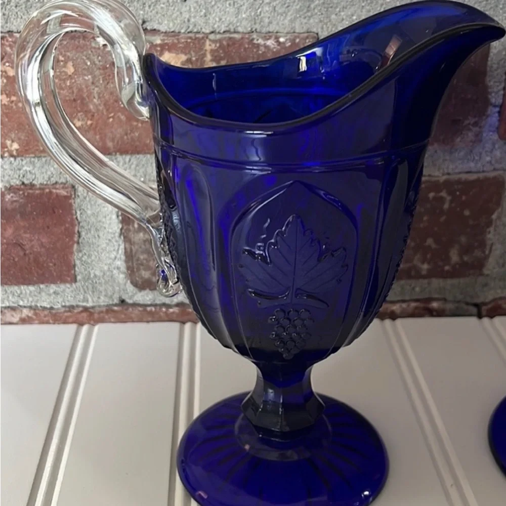 Vintage Metropolitan Museum of Art (MMA) Sugar and Creamer Bowl Grape Cluster